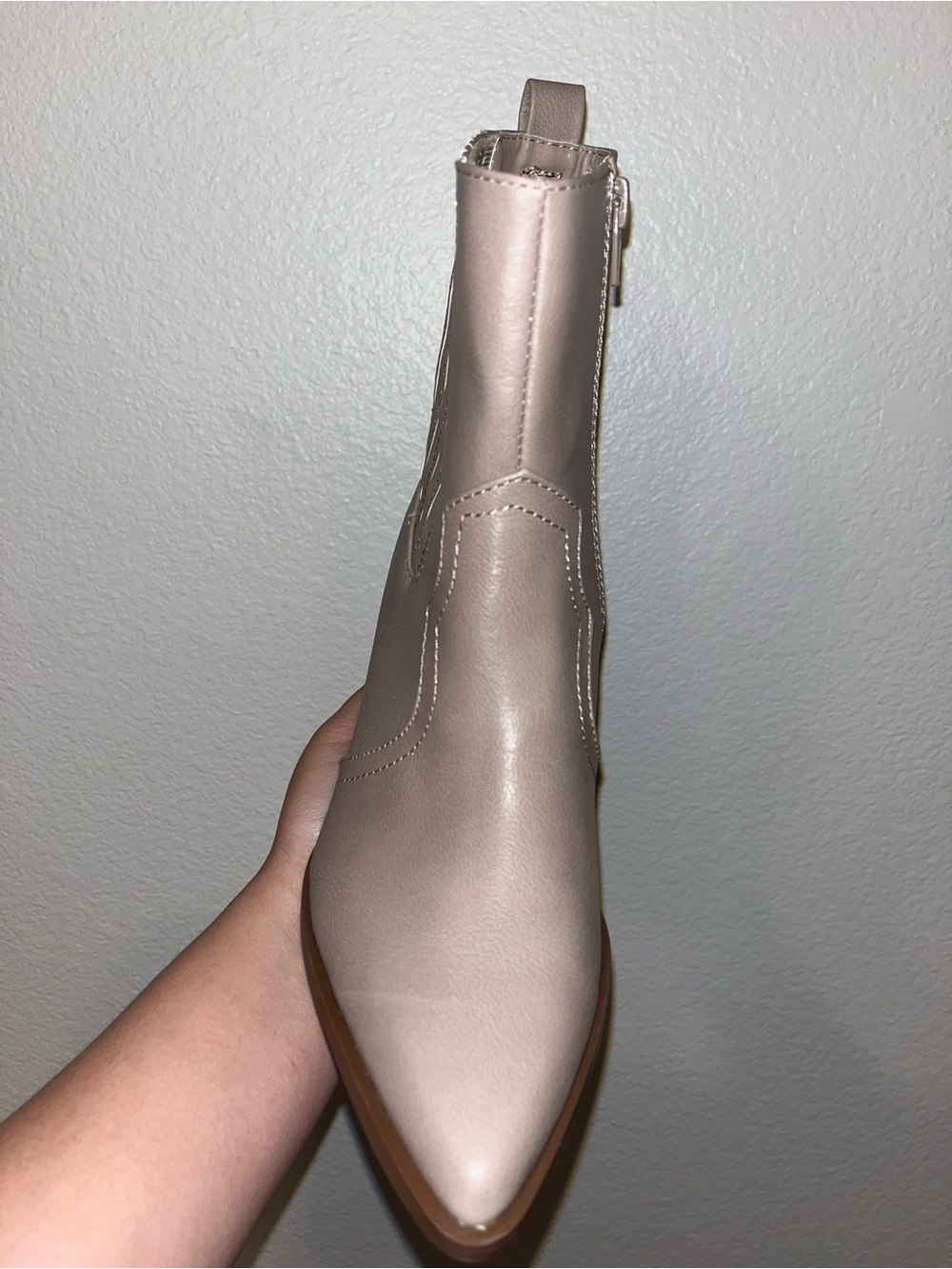 NEW Qupid Nude Beige Western Ankle Booties Pointed Toe Block Heel Size 6 - Picture 3 of 7